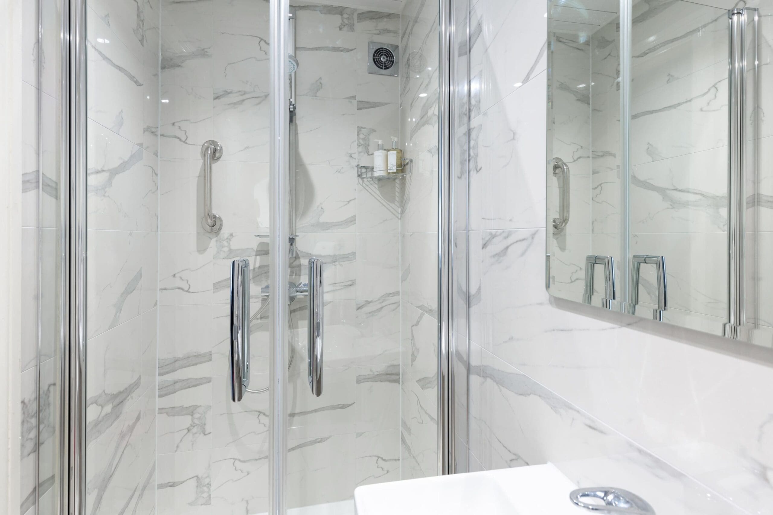 Choisir la cabine de douche italienne : Guide complet pour un choix élégant et pratique